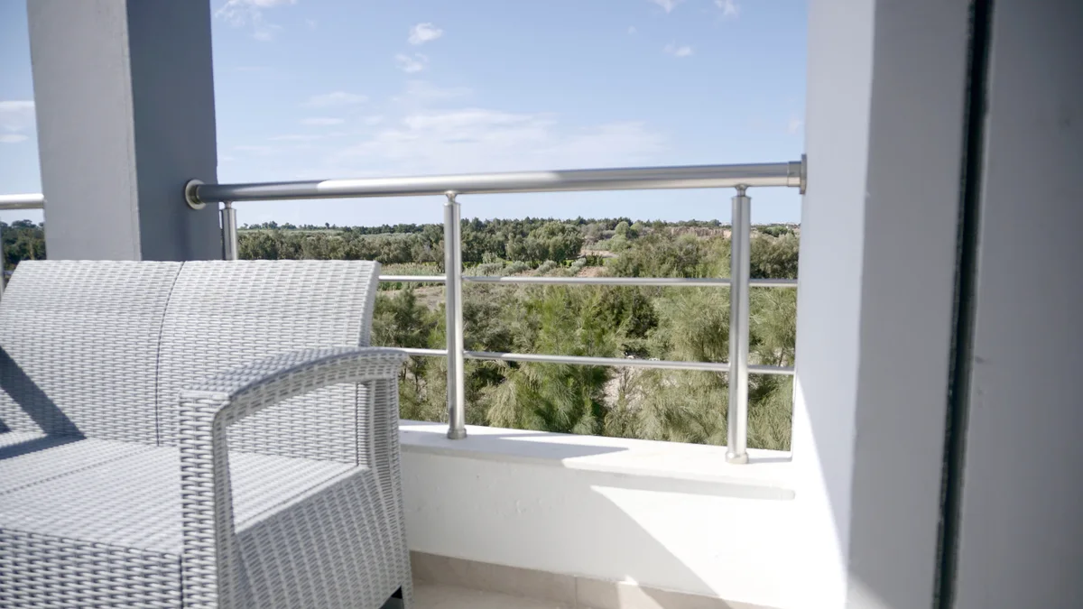 Balcon et salon de jardin