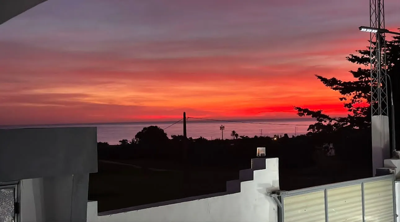 Coucher de soleil sur la Méditerranée depuis la résidence